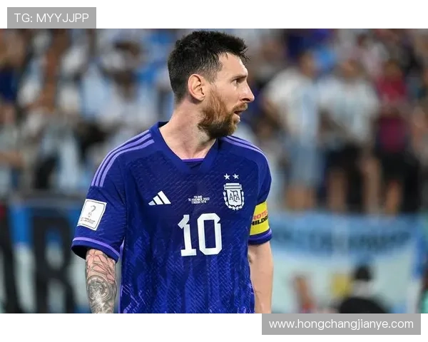 梅西首度亮相国际比赛，阿根廷勇夺世界杯后首场胜利